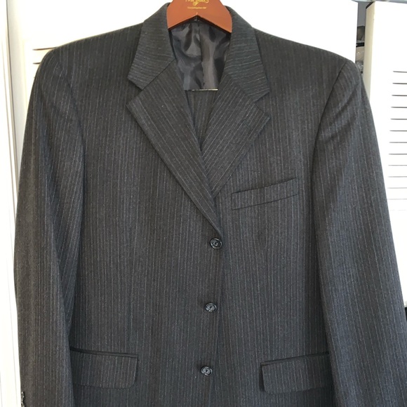 Classic 3-button business suit